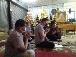 20210819165503(2).jpg - คณะครู บุคลากร และคณะกรรมการสถานศึกษาฯ โรงเรียนแม่โป่งประชาสามัคคี ร่วมกิจกรรมถวายเทียนพรรษา เนื่องในวันอาสาฬบูชาและวันเข้าพรรษา พ.ศ.2564 จำนวน 10 วัด  | https://mpps.ac.th