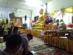 20210819165503(3).jpg - คณะครู บุคลากร และคณะกรรมการสถานศึกษาฯ โรงเรียนแม่โป่งประชาสามัคคี ร่วมกิจกรรมถวายเทียนพรรษา เนื่องในวันอาสาฬบูชาและวันเข้าพรรษา พ.ศ.2564 จำนวน 10 วัด  | https://mpps.ac.th