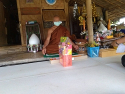 20210819165503(4).jpg - คณะครู บุคลากร และคณะกรรมการสถานศึกษาฯ โรงเรียนแม่โป่งประชาสามัคคี ร่วมกิจกรรมถวายเทียนพรรษา เนื่องในวันอาสาฬบูชาและวันเข้าพรรษา พ.ศ.2564 จำนวน 10 วัด  | https://mpps.ac.th