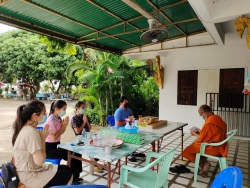 20210819165503.jpg - คณะครู บุคลากร และคณะกรรมการสถานศึกษาฯ โรงเรียนแม่โป่งประชาสามัคคี ร่วมกิจกรรมถวายเทียนพรรษา เนื่องในวันอาสาฬบูชาและวันเข้าพรรษา พ.ศ.2564 จำนวน 10 วัด  | https://mpps.ac.th